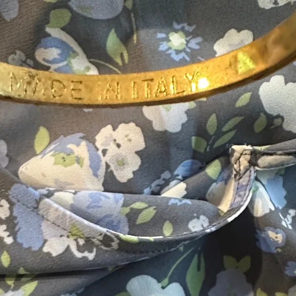 Elegant Gold Bracelet - Picture 8 of 10